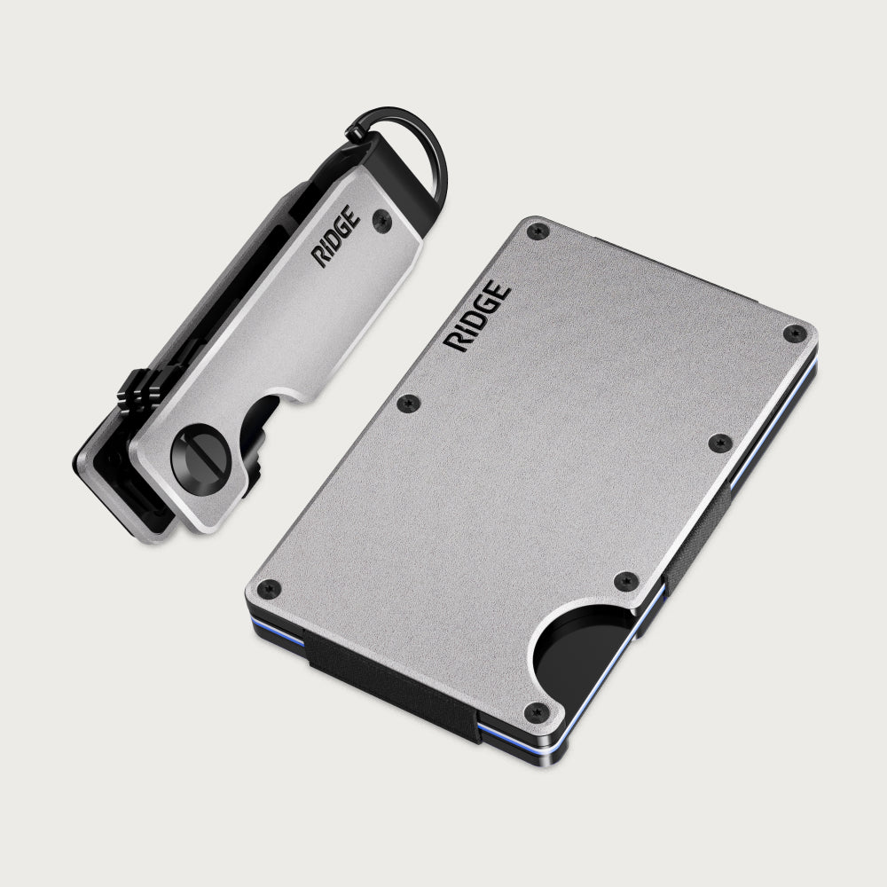 the RIDGE キーケース シルバー Ridge KeyCase - GT Silver | TRACK-TESTED COLORS