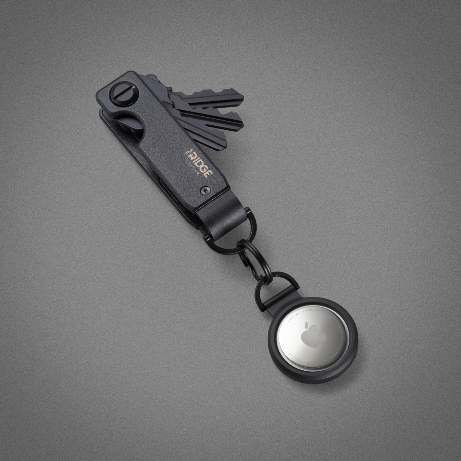 This Titanium Quick Release Keychain Will Last a Lifetime