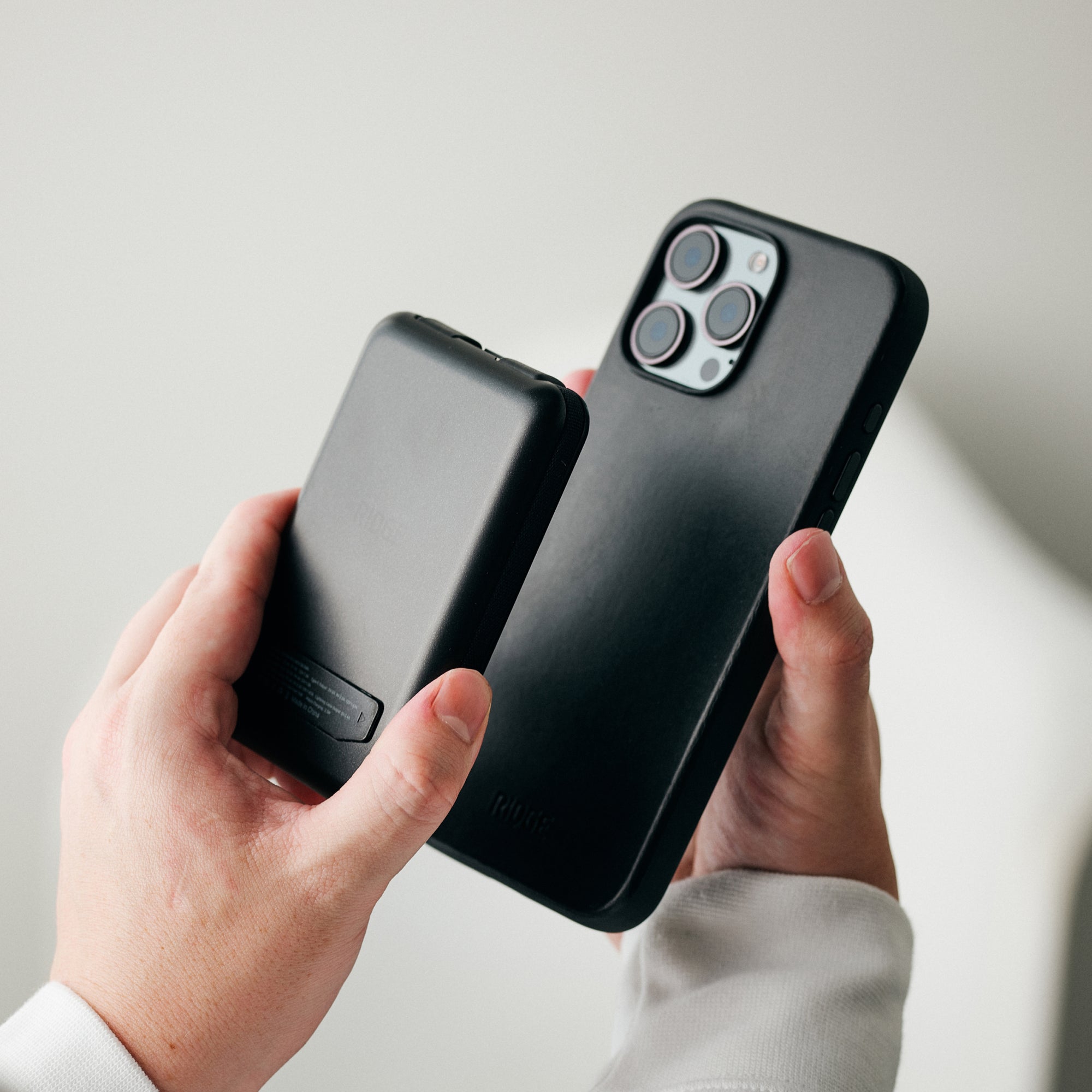 Magnetic Power Bank - Matte Black